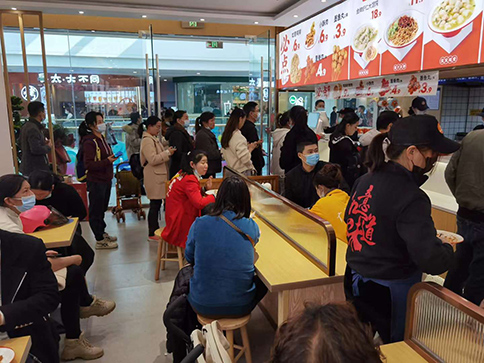 热烈祝贺湖北武汉如意馄饨阳逻万达店火爆开业！